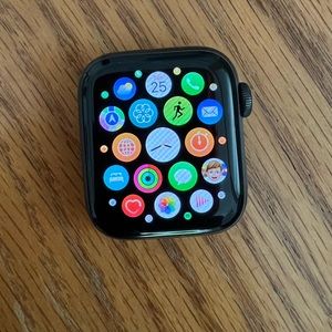 40mm Apple Watch SE
